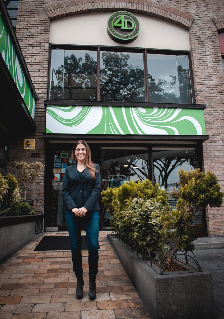 Caso de éxito: Ana María Bugosen, gerente general de 4D, egresada del PEC de Le Cordon Bleu, reconocida como la primera maestra heladera del país.