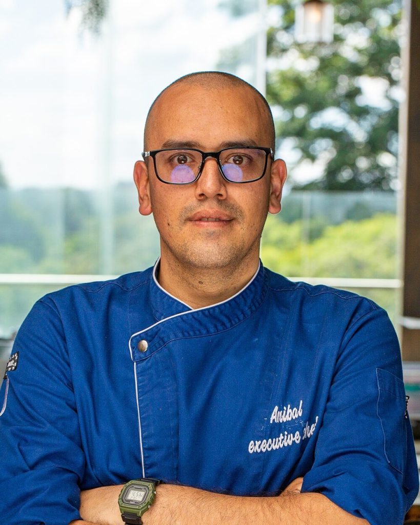 Conoce a Aníbal Torres Díaz, egresado y chef ejecutivo de The Social House Nairobi en Kenia