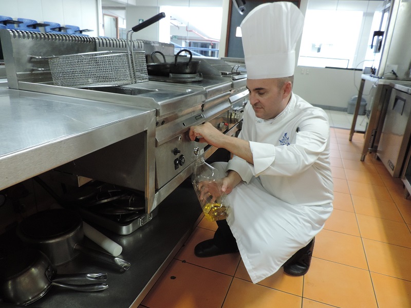 Le Cordon Bleu Perú participa con éxito en prácticas amigables con el medio ambiente y recicla aceite vegetal usado