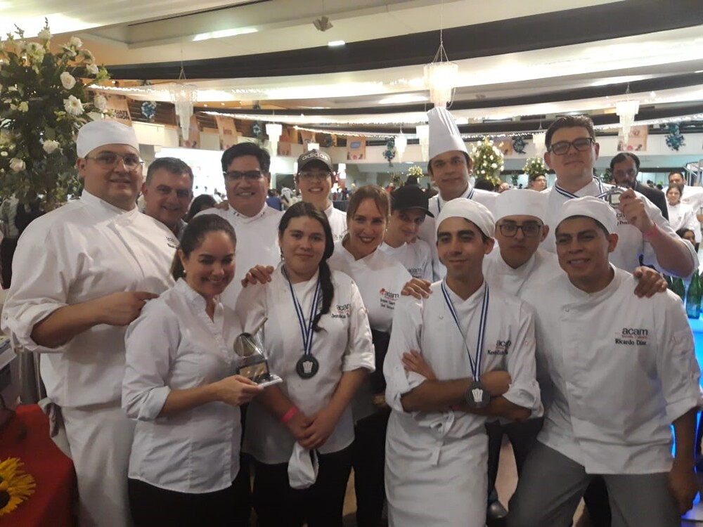 Chef Andrés Ortega obtuvo medalla de plata en concurso internacional realizado en Guatemala